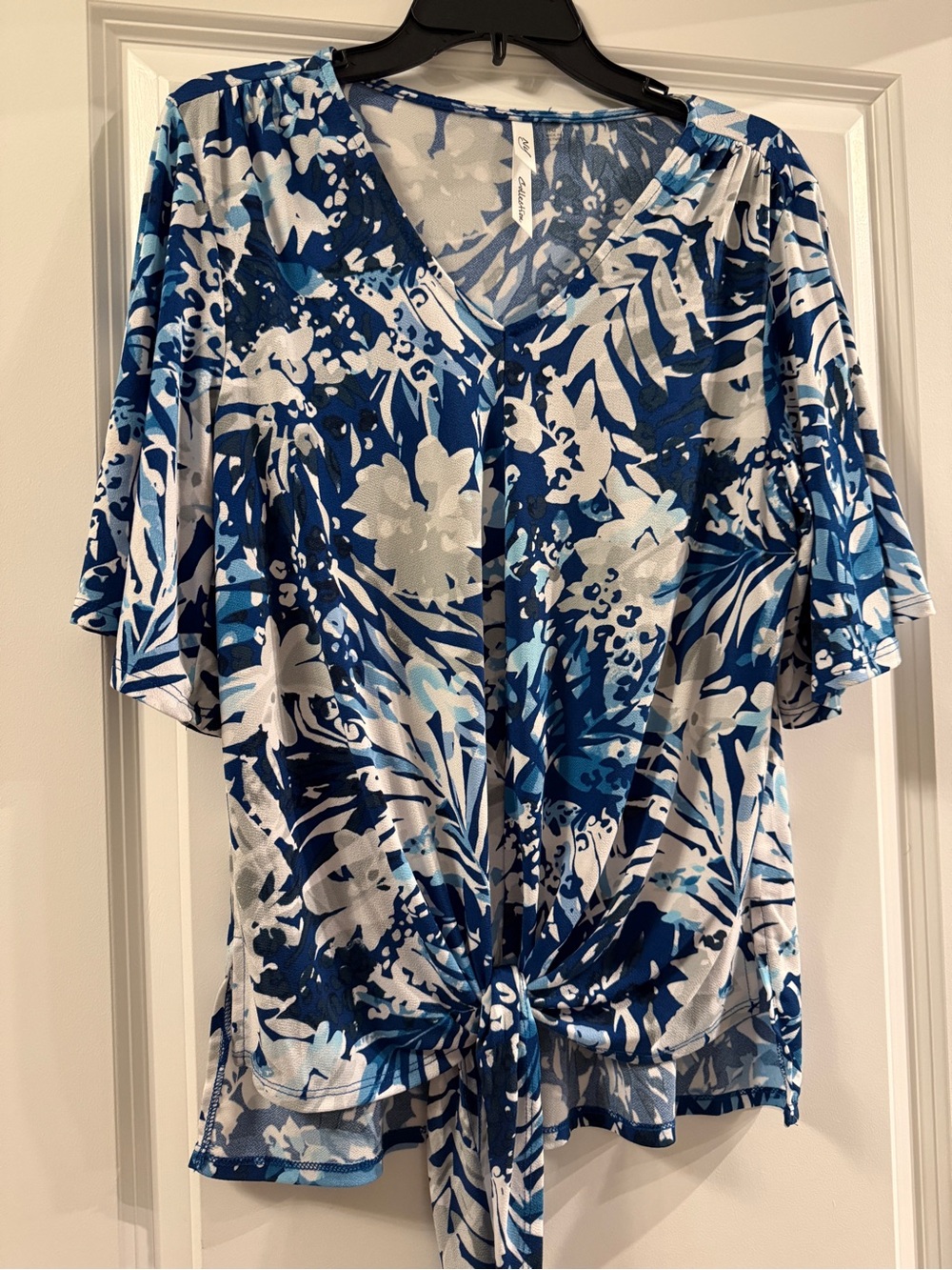 NY Collection Blue & White Floral Tie-Front V-Neck Top